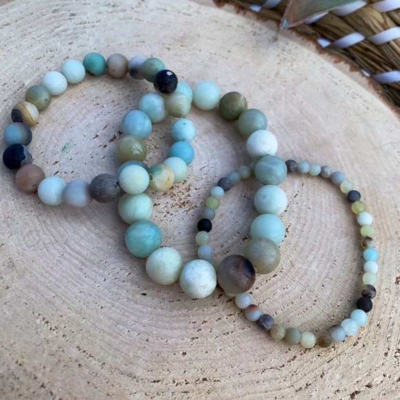 Natural Multicolor Amazonite Round Smooth High-Quality Gemstone Bead Bracelets - Picture 4 of 9